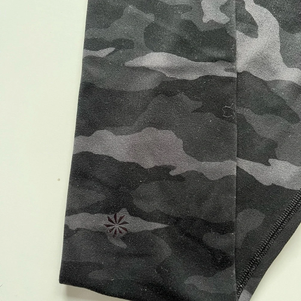 Printed chit chat tight camo print by Athleta butter soft